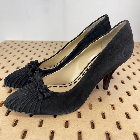 Enzo Angiolini Easorte Black Suede Bow Toe Pleated 3 inch Heel Size 7 - Picture 5 of 10